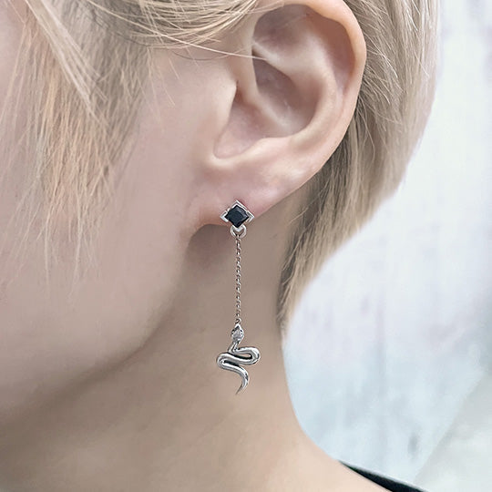 Bizarre/ビザール サーペントバイパーロングチェーンシルバーピアス(1個売り) SPJ096