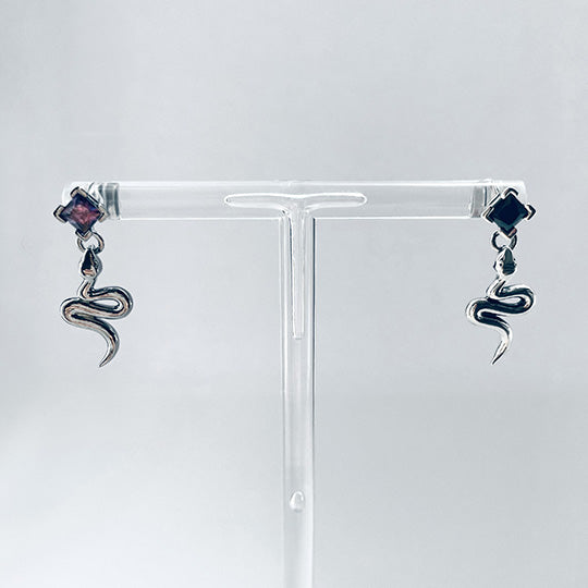 Bizarre/ビザール サーペントバイパー ロンバスストーンシルバーピアス(1個売り） SPJ095