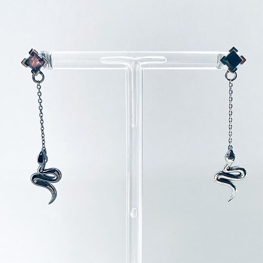 Bizarre/ビザール サーペントバイパーロングチェーンシルバーピアス(1個売り） SPJ096